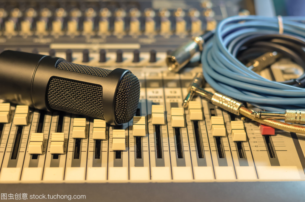 麦克风混音器设备在录音制作中的关键作用